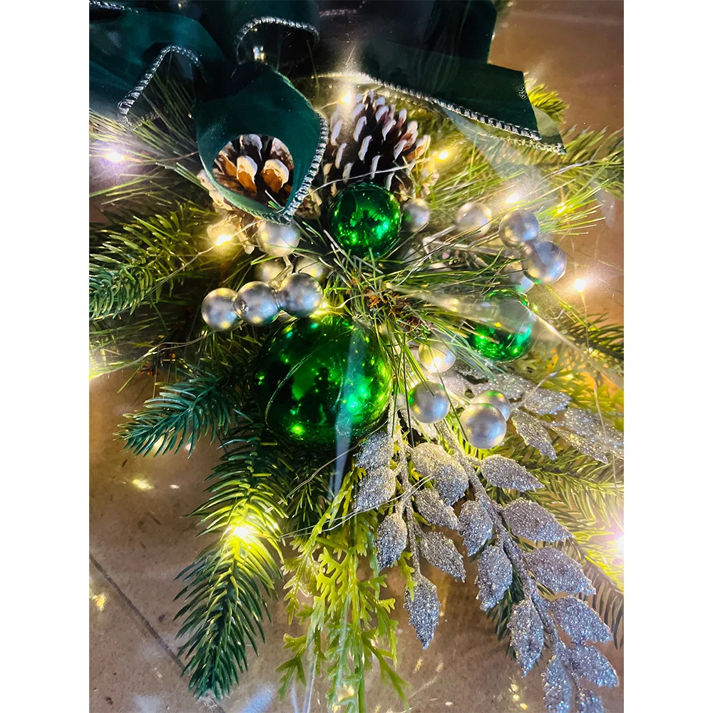 Guirnaldas Navideñas Corona De Navidad Preiluminada De 24 Pulgadas Con  Luces, Guirnalda De Navidad A Pilas Con Decoraciones Corona Para Puerta  Delantera Porche Pared Guirnaldas Navidad Exterior, image size:1000x1000