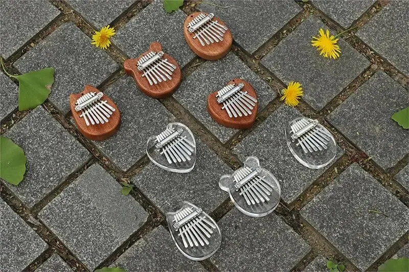 S0d4f84e0c1304bf689f7b91b2e89a80dy 8-Tone Mini Piano Accordion Finger Crystal Kalimba Finger Steel Piano Small Musical Instrument Acrylic Box Packaging Colorful Mallzona