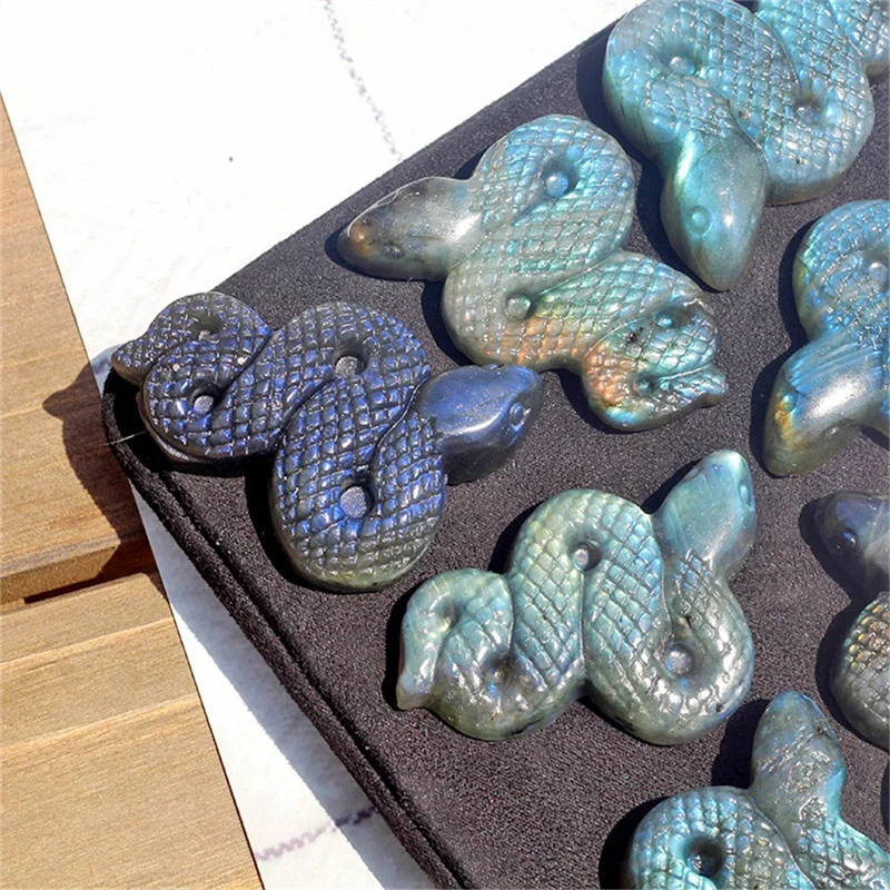 

Лабрадоритовая змея из натурального камня, статуя животного, изделия из хрусталя, целебный драгоценный камень, синий свет, резьба, 1 шт.