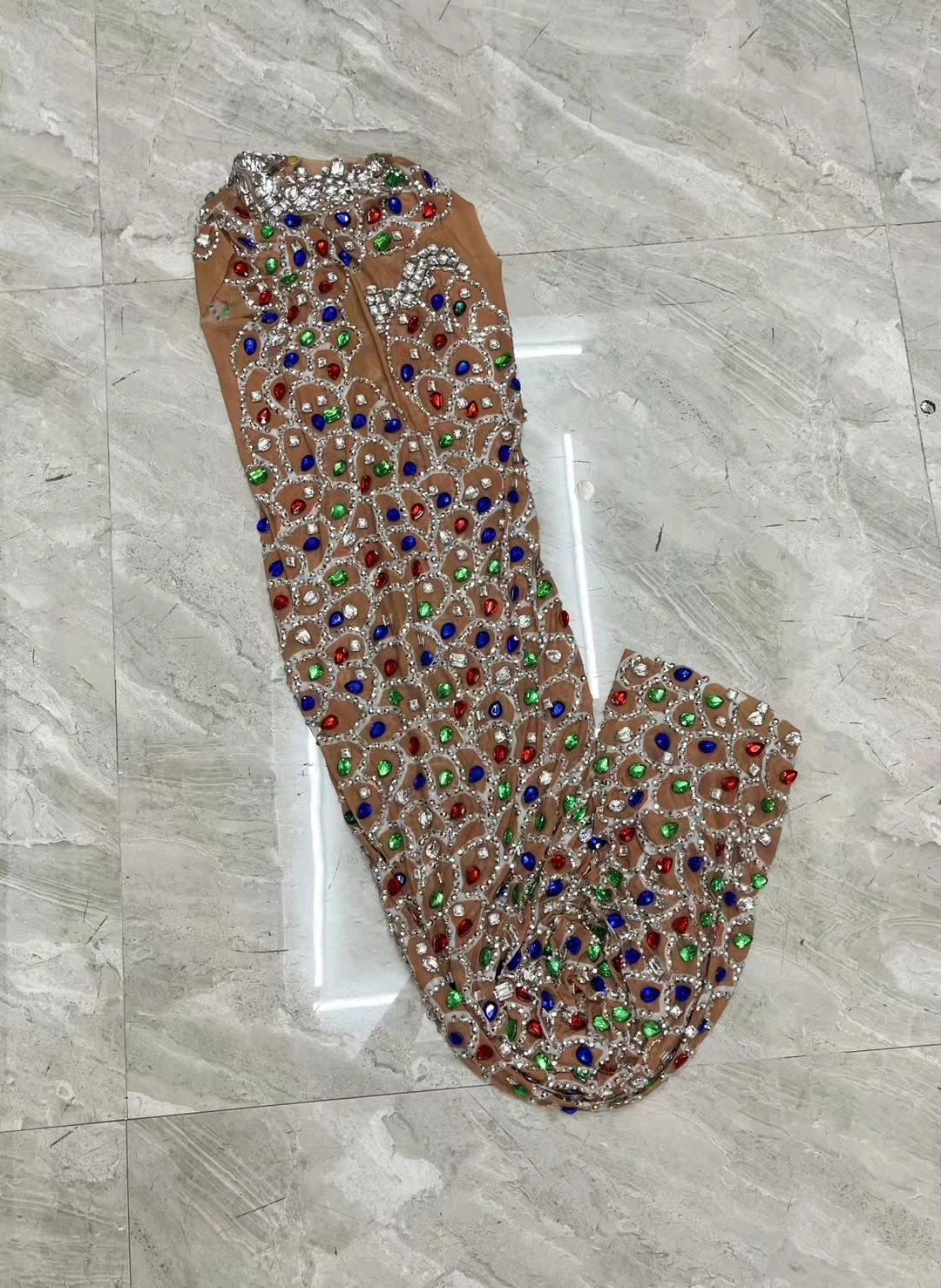 Рисунок 6 - Женское длинное платье для выпускного вечера