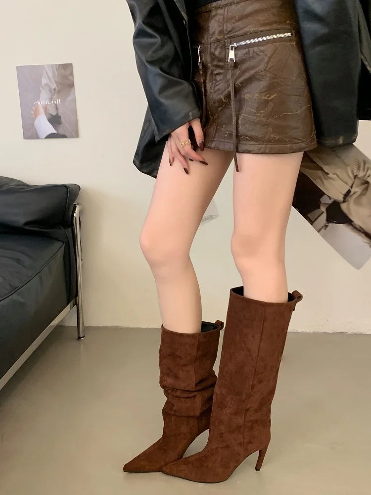 Aneikeh Pointed Toe Knee-High Boots