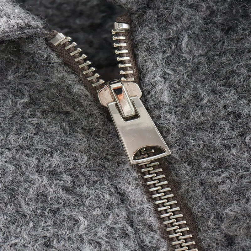 Рисунок 5 - Женское шерстяное пальто на молнии MESTTRAF