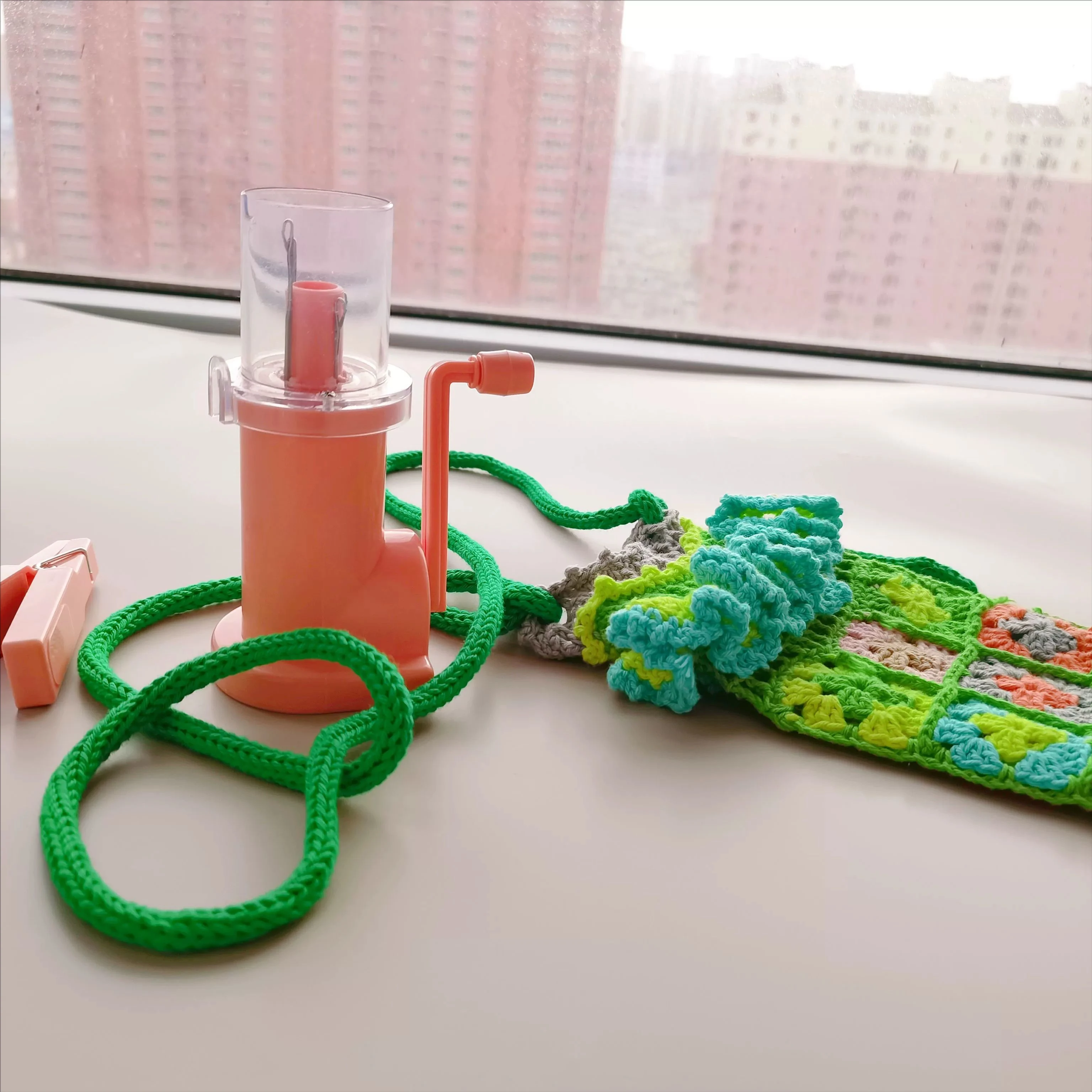 Portable Hand Knitting Machine - Image 3