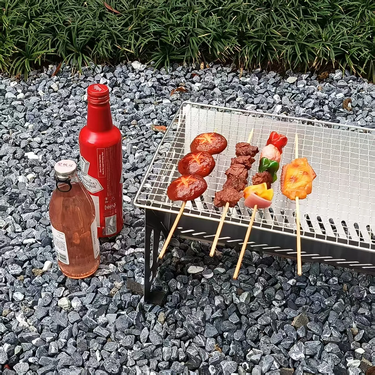 AKTIVE Tragbarer Holzkohlegrill – 42 Cm Durchmesser, 3-fach Höhenverstellbar Mit Rädern Zum Einfachen Transport