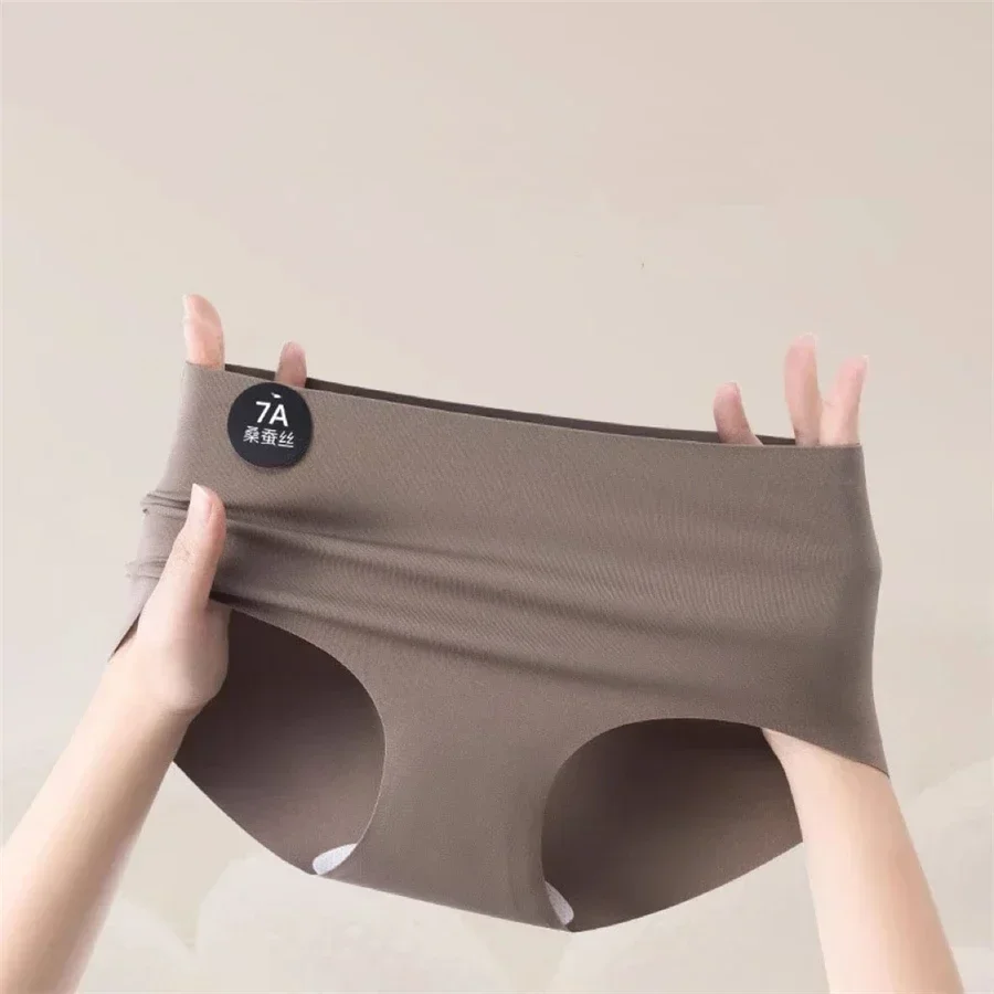 4pcs/Set Seamless Mulberry Silk Underwear for Women Sexy Smoothing Invisible Soild Briefs Female Stretchy Lingerie M-XL