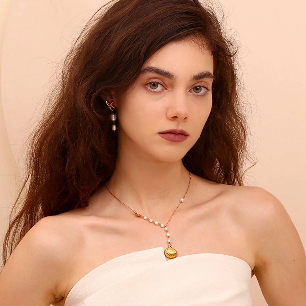 MamacitaSlay Elegant Y-Shaped Imitation Pearl Shell Pendant