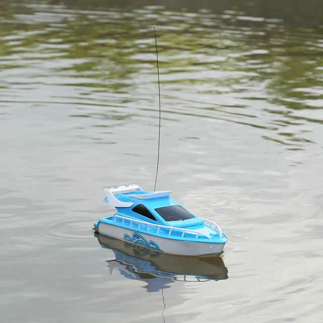 1Pcs RC Boat Toy Mini Submarine Ship Outdoor Remote Control RC Speedboat High Powered Model Boat for Children Gifts Supplies 3