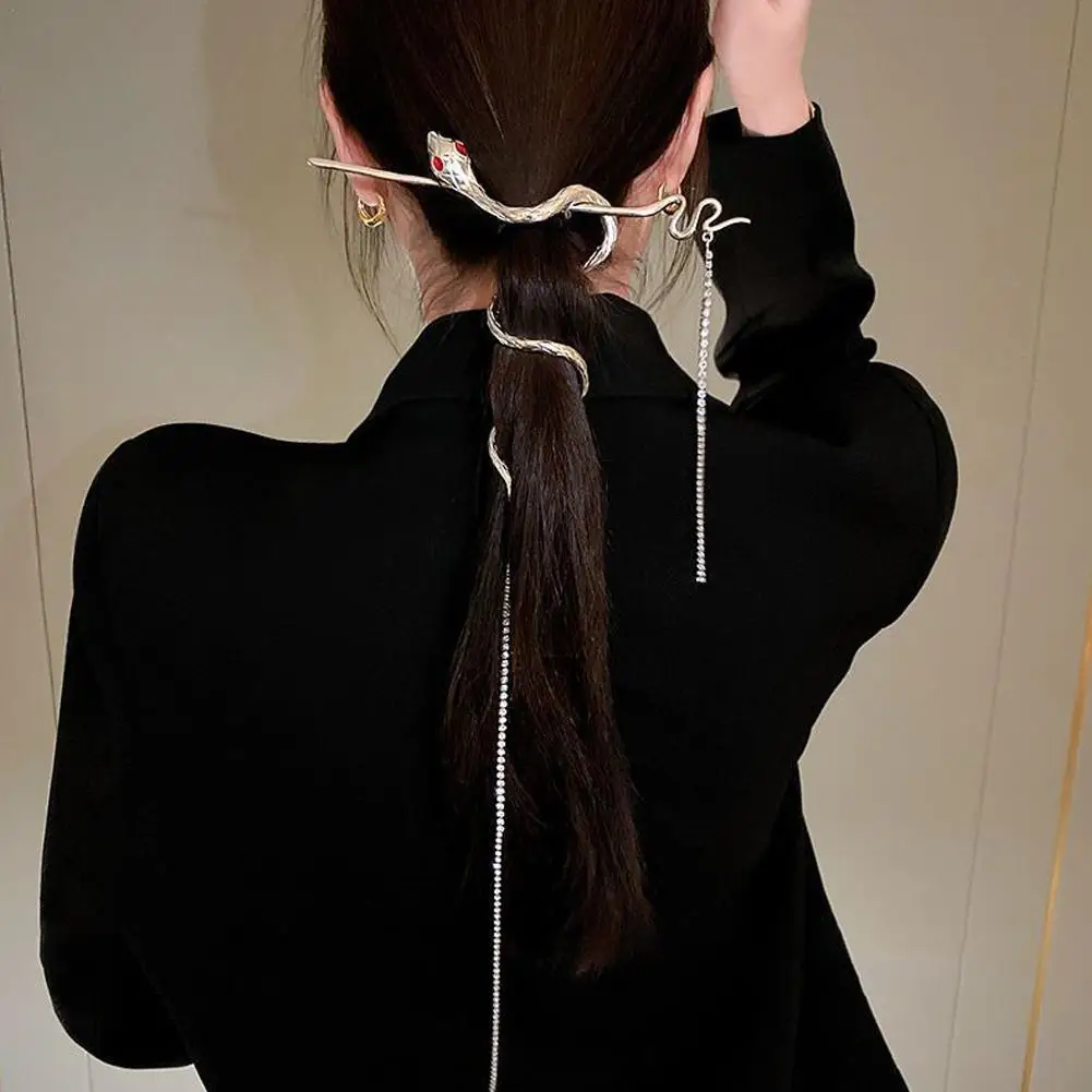 

2023 New Snake Shaped Diamond Tassel Hairpin Exquisite Luxurious Tassel Chain Metal Headwear Women Girls Hair Accessories