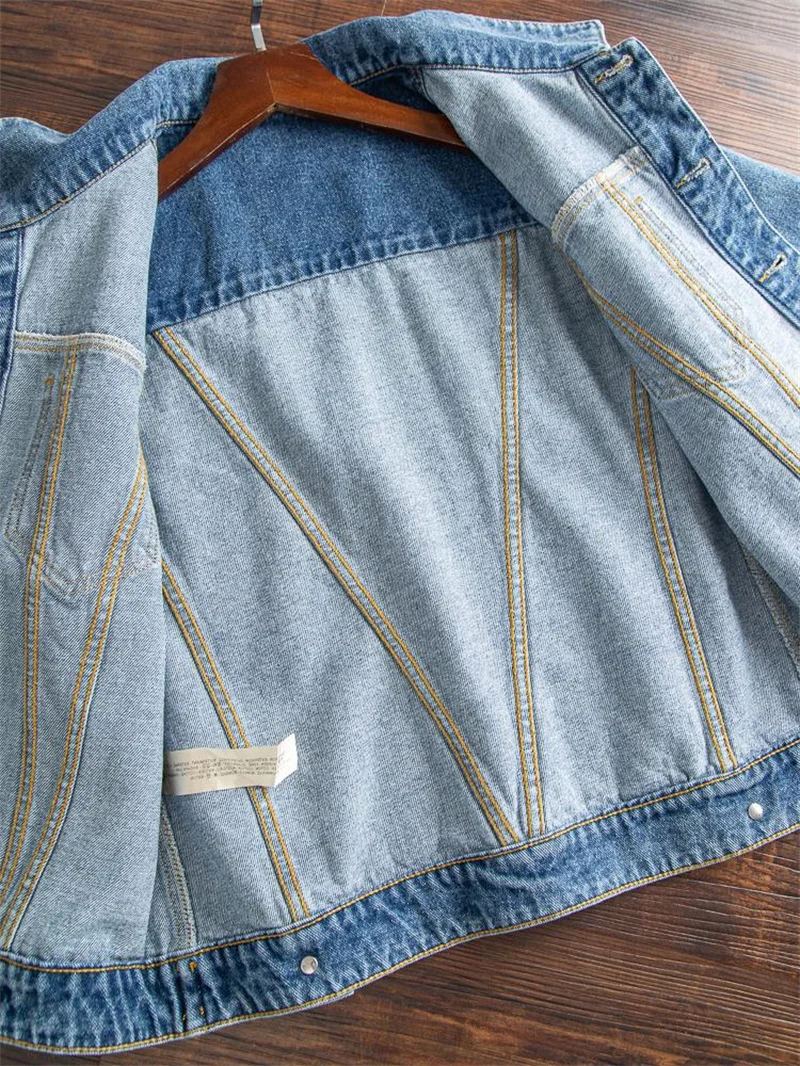 2023 Spring and Autumn New Loose thin Three-Dimensional Cut Version of the Classic Shoulder Slim Short Cotton Denim Coat Woman