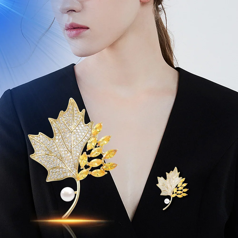 Vintage Painting Enamel Maple Leaf Brooches Pins For Women Girls Exquisite Rhinestone Maple Leaves Badge Fashion Jewelry