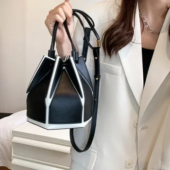 Borsa pieghevole di nicchia da donna, borsa a tracolla multifunzionale, borsa portatile, alta qualità, popolare, estate, nuova, quest'anno, 2025 1