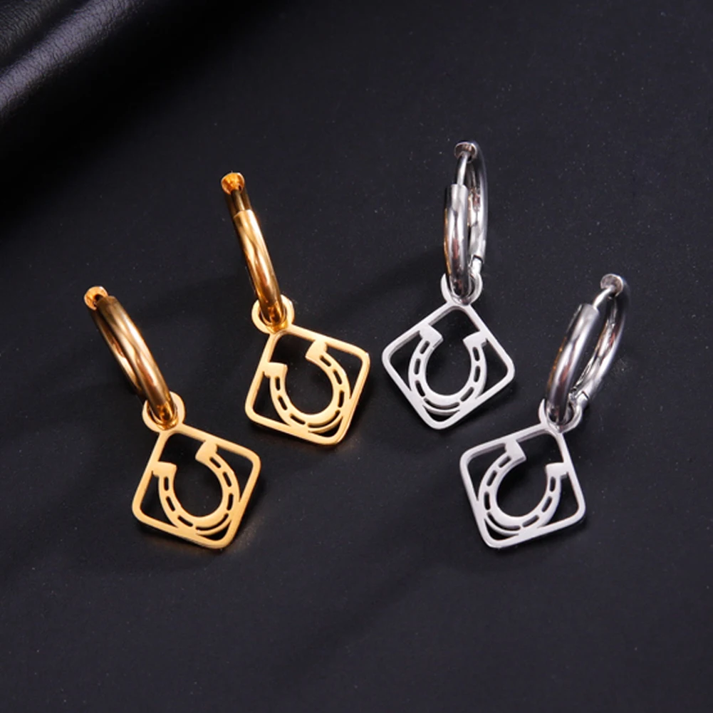 Orecchini a bottone in argento sterling 925 a forma di piccolo pony rampante, regali per amanti dell'equitazione, gioielli equestri per corse di cavalli. - Italia