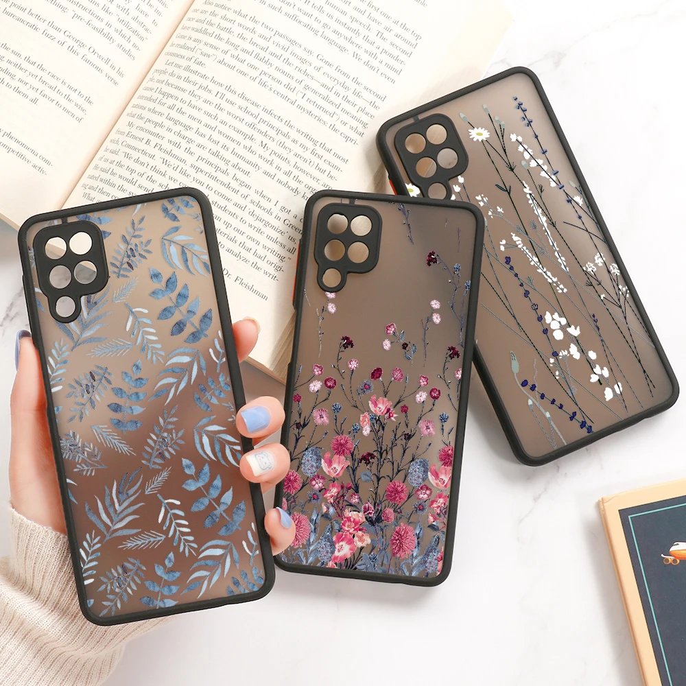 Elegant Floral Matte Phone Case - Chic Protective Cover with Delicate Flower Design