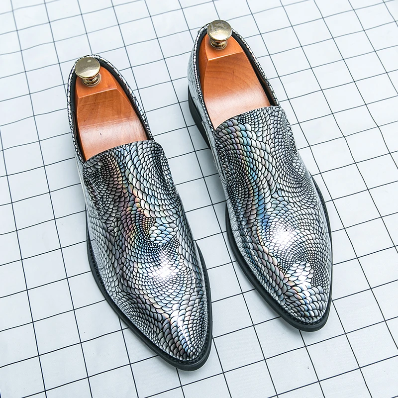 Fashion Loafers Men Shoes Green Business Casual Moccasins Pointed Toe Patent Leather Gentleman Dress Shoes Slip-On Leather