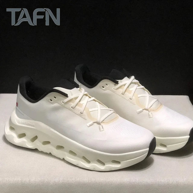 Chaussures de sport légères pour hommes et femmes, baskets respirantes à semelle amortissante 1