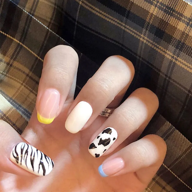 

24pcs/box Wearable Simple Manicure Short Cow Pattern Contrast Color Cat Pattern Fake Nails