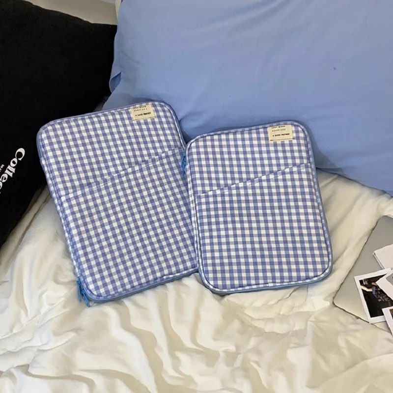 Versatile Tablet and Laptop Protective Sleeve with Pocket