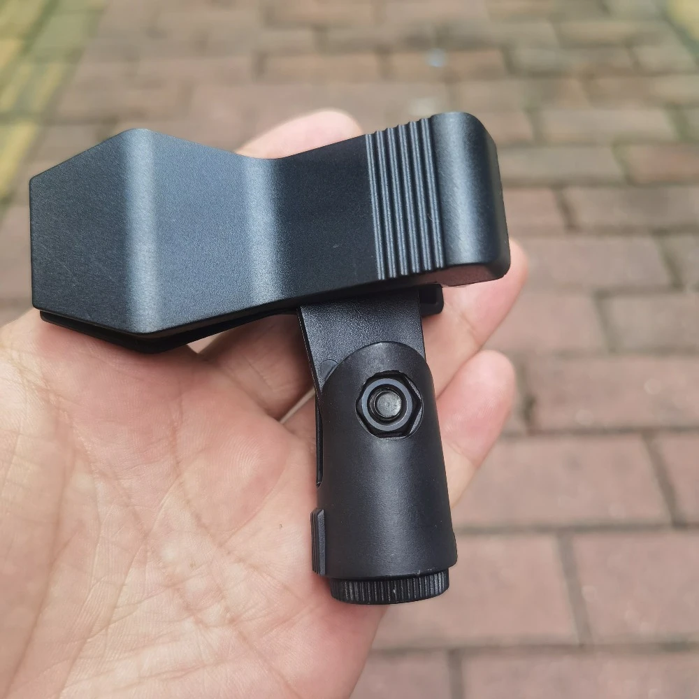 Clip per microfono da 3 pezzi, molla elastica robusta: presa salda che non si allentano, cuscino in spugna ispessito: doppia protezione per prevenire graffi sul microfono, regolazione multi-angolo: adatto per diversi angoli di utilizzo - immagine 2