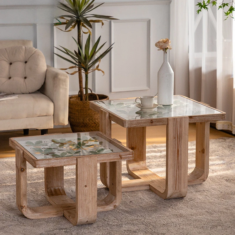 

Log wind, solid wood, small side, several small apartments, wrought iron, old flowers, small tables, bay windows, low tables, sm