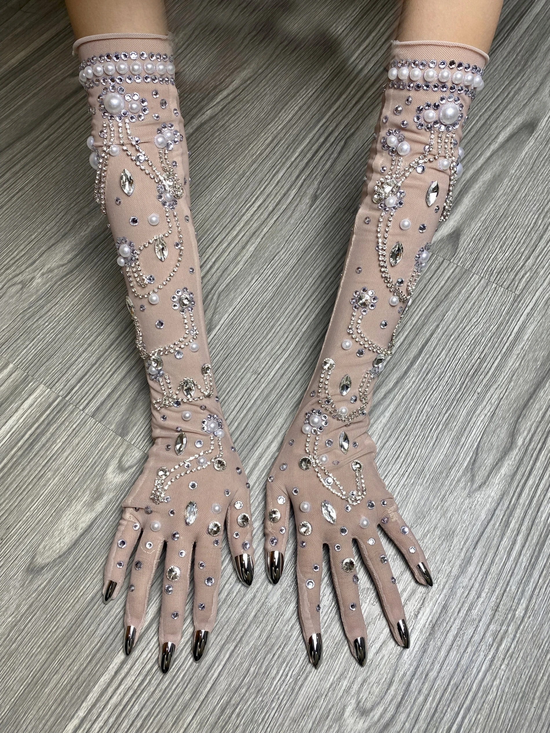 

Luxurious Stretch Rhinestone Gloves WomenSparkling Crvsta Mesh Long Perspective GlovesDancer Singer Stage Wear Accessories D033