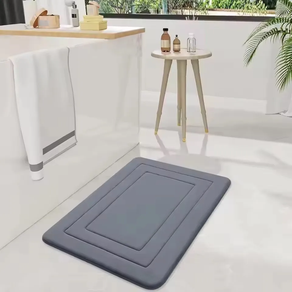 Luxurious Quick-Dry Non-Slip Bathroom Floor Mat in Plush Flannel Fabric