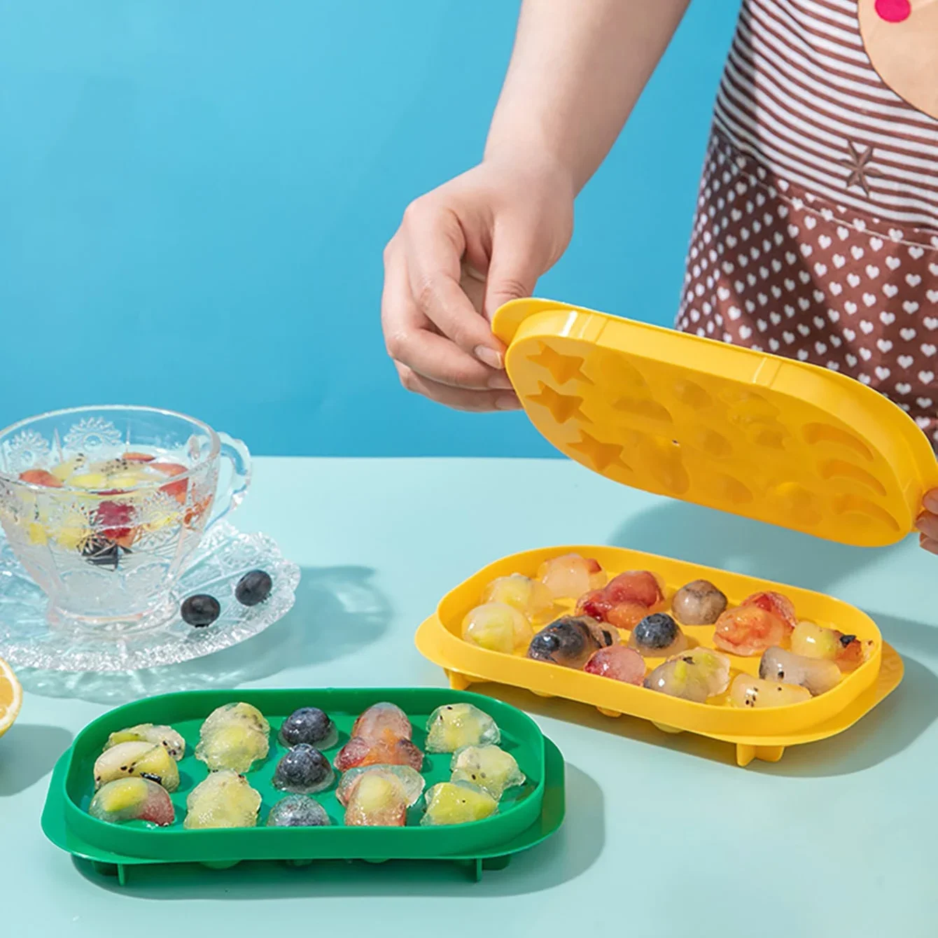 1pc/2pcs - Ice Cube Mold With Lid, Ice Making Tool, Ice Storage Ice Box,Cartoon Style Design Ice Cube Maker,Kitchen Tools