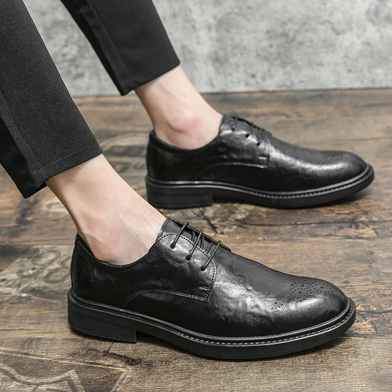 

Mens Dress Shoes brogue Patent Leather Oxford For Men Business Shoes Men Italian Brand Formal Wedding Shoes men footwear