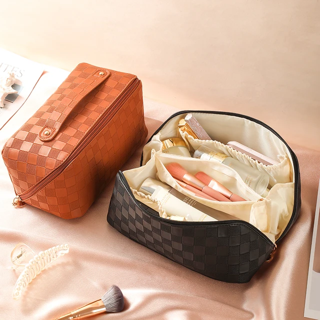 Bolsa de Maquiagem de Luxo com Estampa Xadrez em Formato de Travesseiro