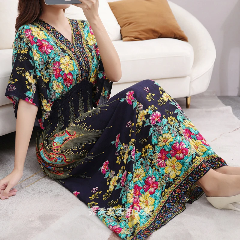 N flower blooms on the bottom blue