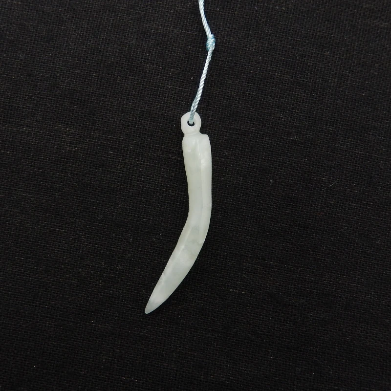 

Natural Jadeite Fashion Jewelry Necklace Accessories Carved Chili Peppers Pendant Bead 50x6mm 3g