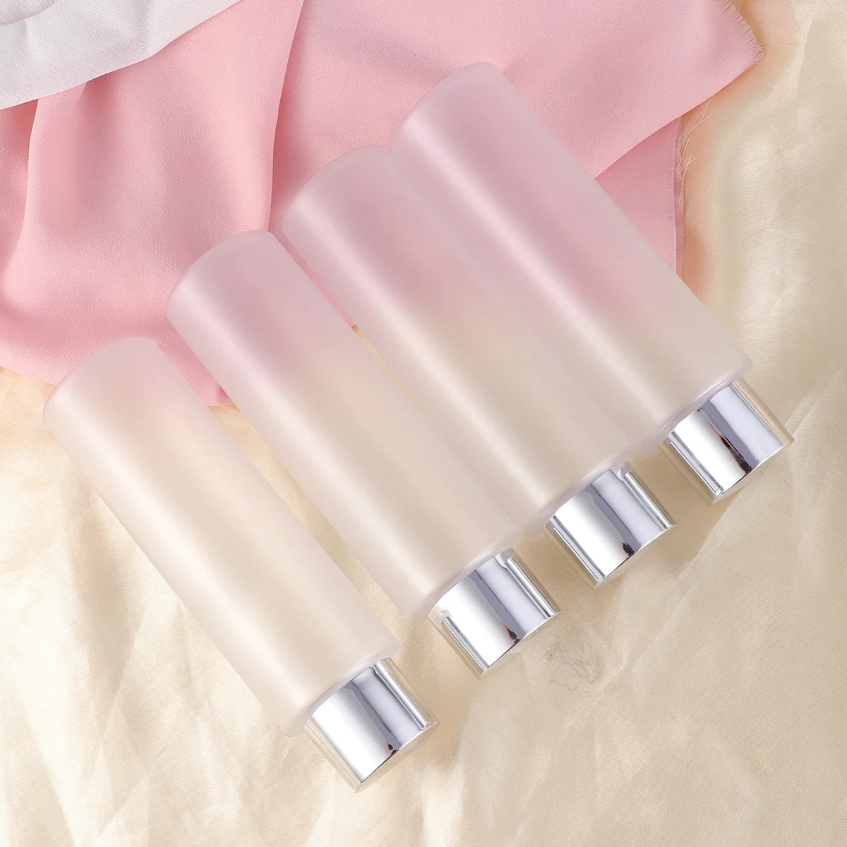 

4pcs Refillable Spray Bottle Clear Empty Cleaning Bottle 200ml Travel Portable Fine Mist Spray Bottle with Funnel for Liquids