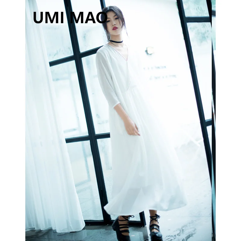 

UMI MAO Chinese Style Dress Elegant Women Artistic Cotton Linen V-neck Hand Embroidered Large Hem Dresses Femme With Belt