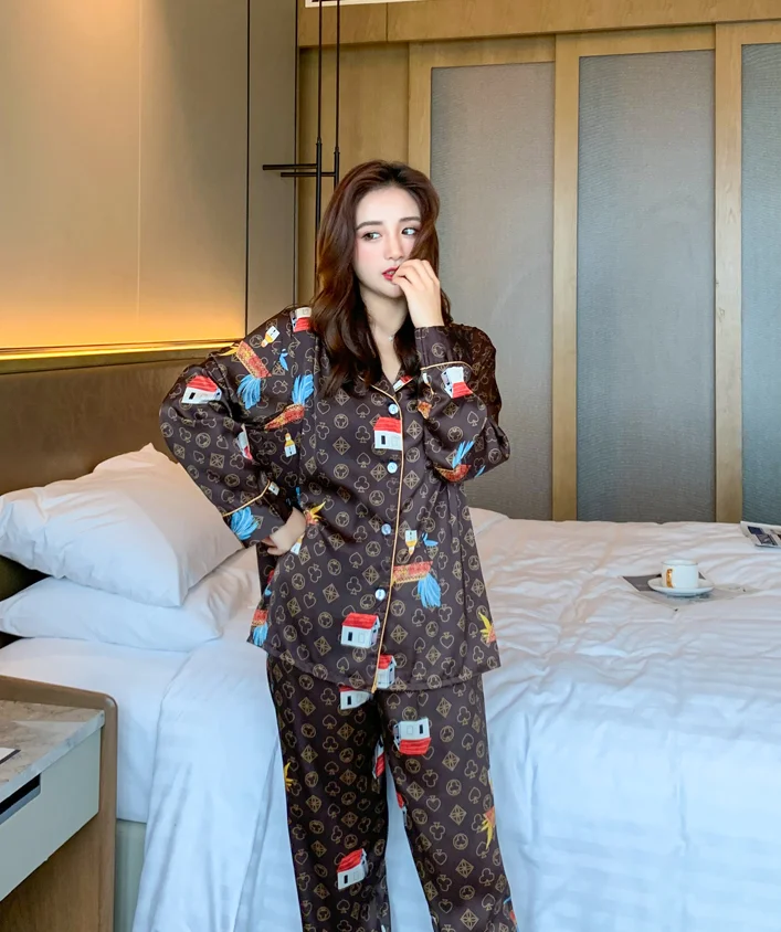 Autumn Women's pajamas set Poker Pattern Sleepwear Brown Color Long-sleeved  Silk Like Nightie Luxury Home Clothes Nightwear Set