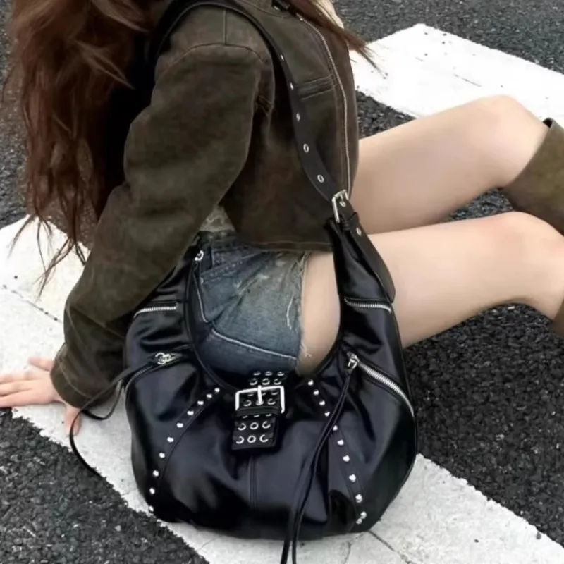 Retro Hot Girl Waxed Leather Tote Bag Women Studded Leather Large Capacity Half Moon Shoulder Bag Ladies Y2k Black Crossbody Bag