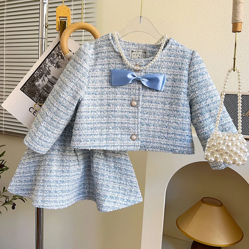 Ensemble De Vêtements D'hiver Pour Enfants | Vecteur Gratuite