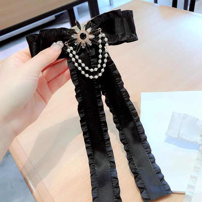 

Rhinestone Pearl Chains Bow Tie Brooches Korean High-end Women's Fashion Suit Uniform Sweater Shirt Accessories Collar Flowers