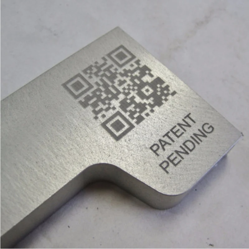 Лазерная маркировка и гравировка. Лазерная маркировка на металле. Лазерная маркировка система. Нанесение маркировки на металле. Лазерная маркировка металла оборудование.