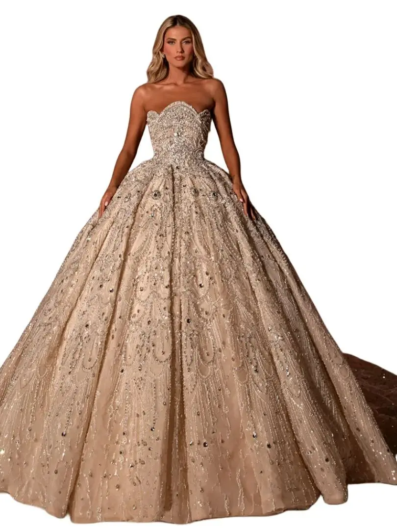 Рисунок 6 - Свадебное платье принцессы без бретелек с украшениями