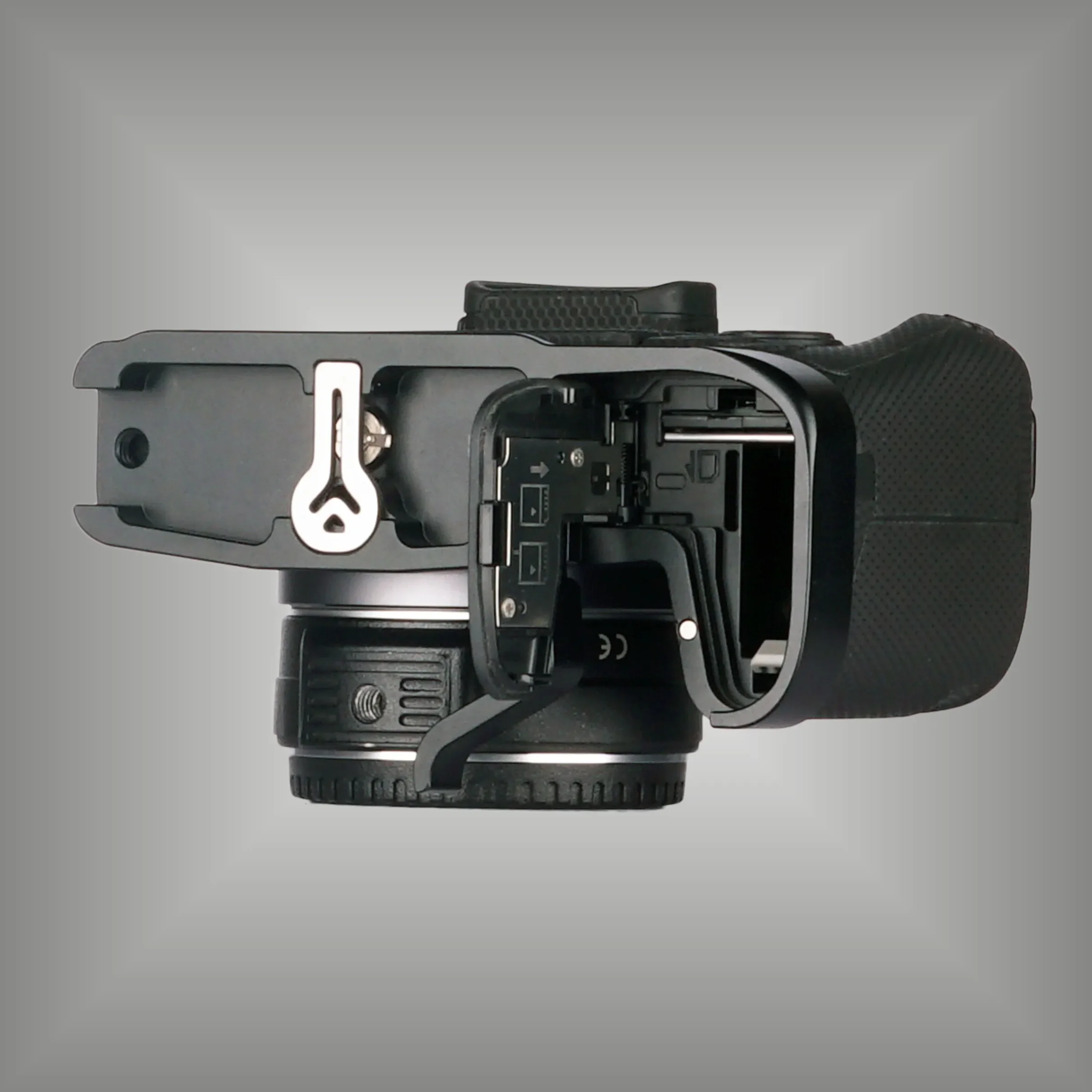 R8 Handgrip Expansion Grip with Quick Release Plate for Arca Release clip compatible with Canon R8 Cameras