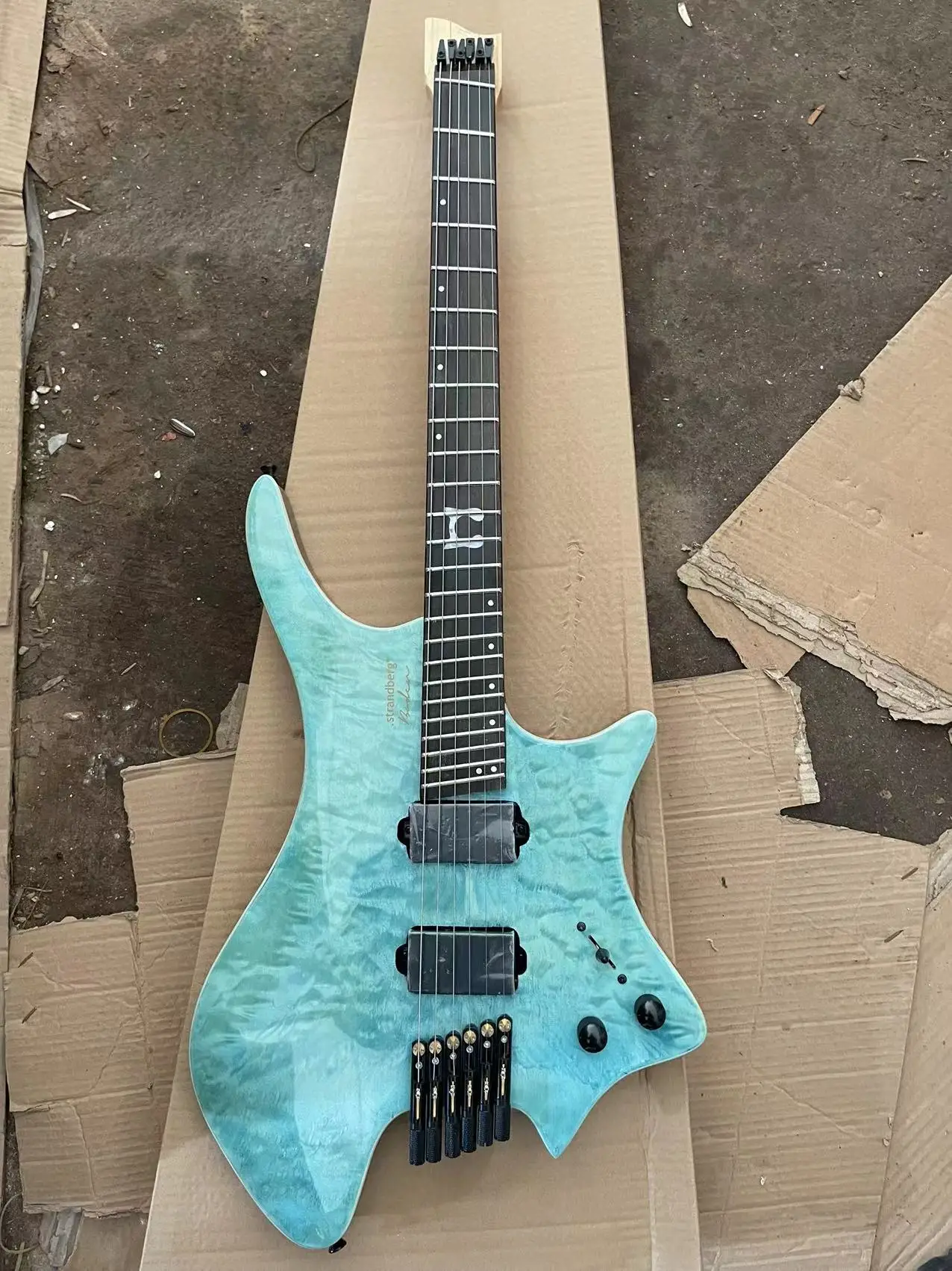 

6 Strings Headless Electric Guitar