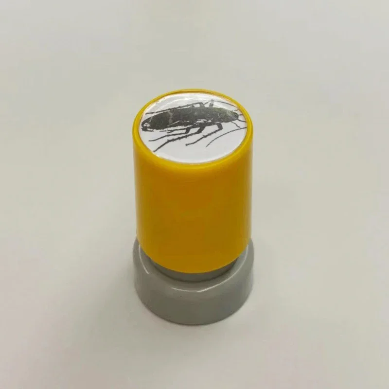 1Pcs New Creative Spoof Prank Cockroach Stamp Toys Funny Cartoon Children Wacky Bugs Seal Toy Kids Fun Holiday Gift For Friends