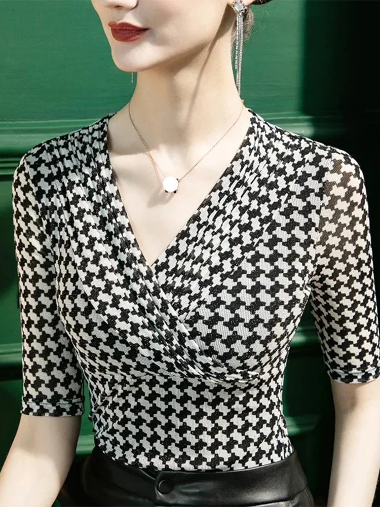 

Winsleter Female Sexy Shiny Houndstooth Slim Mesh Tops Summer European Clothes V Necks Tshirts Half Sleeve Tees New Fall T35832M