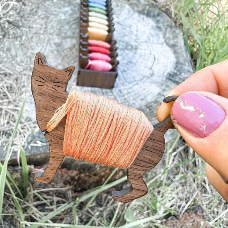 Wooden Animal Sheep Cat Bobbin Set Embroidery Floss Organizer Bobbin Holder Thread Holder Thread Organizer Sewing Tool