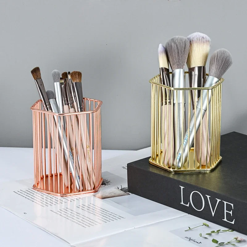 Makeup Organizer Pen Holder Desk Organizer Pen and Brush Holder 1Pc Nordic Style Iron Wire Pen Holder Large Capacity Simple Desktop Makeup Bursh Storage Basket School Supplies Office Organizer