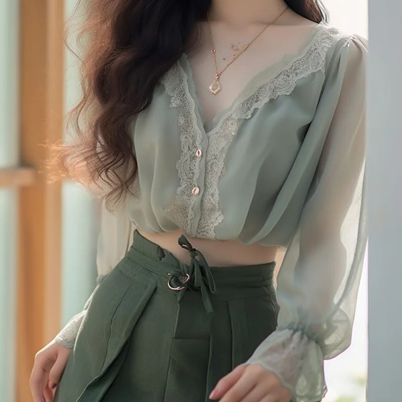 

Женская кружевная блузка в стиле пэчворк, рубашки с длинным рукавом, летние модные Прозрачные топы из сетчатой пряжи, новая сексуальная женская одежда с V-образным вырезом, 2024