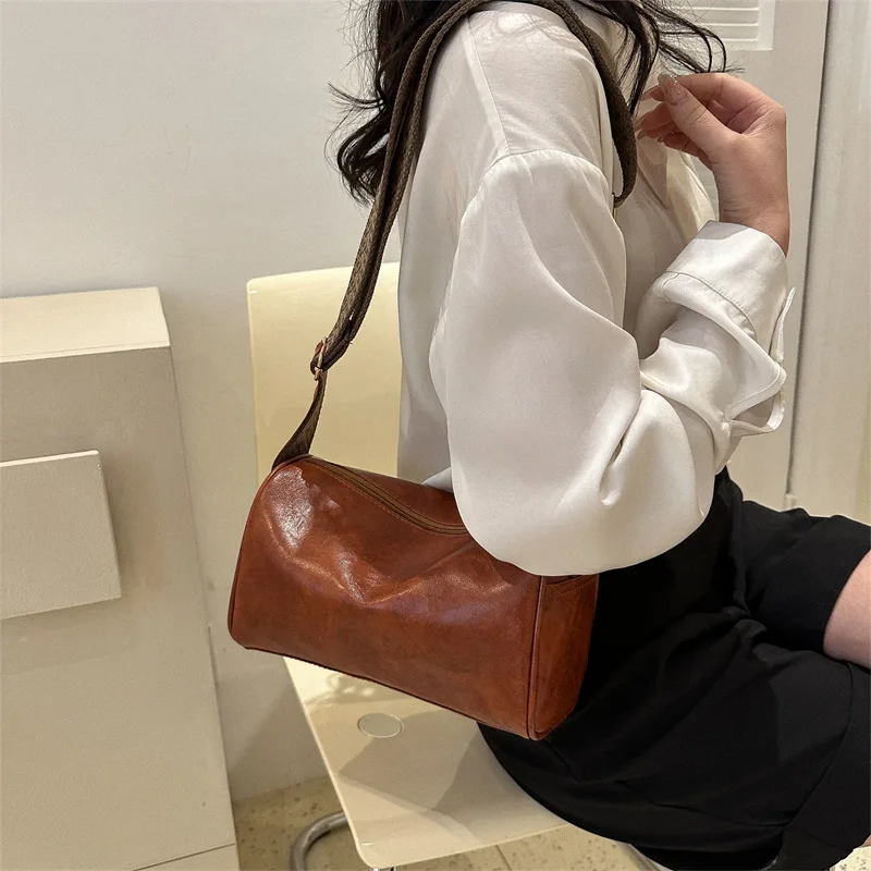 ✾ ルル ✾　ボストンショルダーバッグ　ハンドメイド ミニボストンバッグ 持つ楽しみがあるクロコ型押し 2WAY