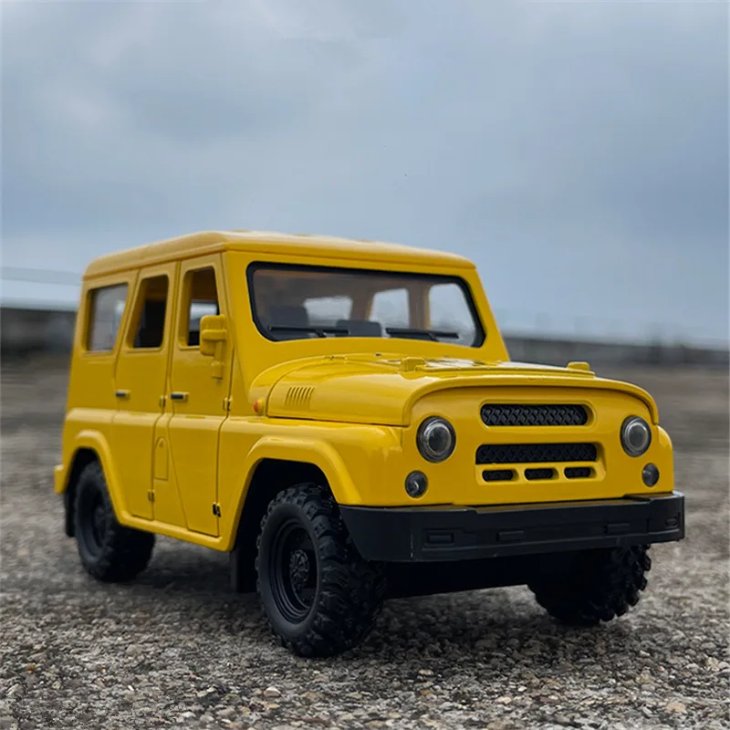 絶対希少 1/18 UAZワズ（UAZ）「ハンター」 合金製 パトロールカー 1/18 UAZ Hunter Alloy Car Model Diecasts Metal Toy Off-road