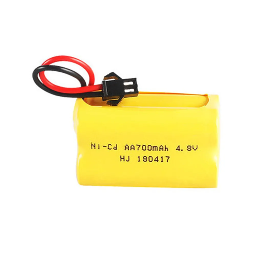 Batterie RC LiPo 3.7V 150mAh pour mini drone insérée dans un drone jouet