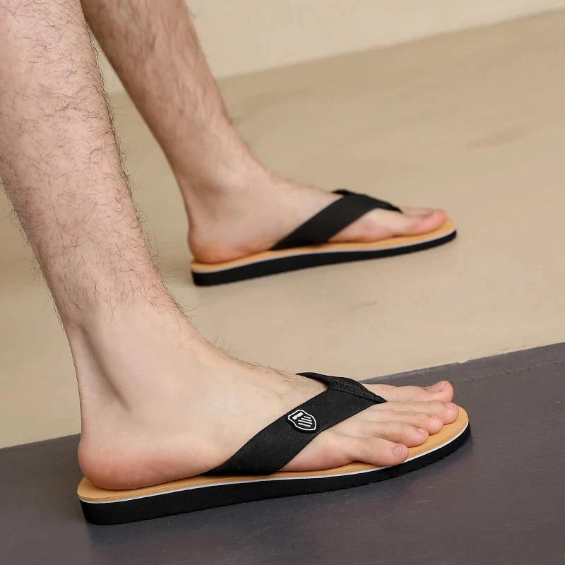 Men Slippers Summer Breathable Beach Leisure Shoes Slip On Men Flip Flops Lightweight Soft Unisex Slipper Slides Zapatillas