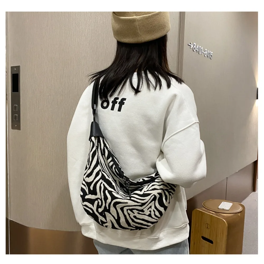 

Stripe Zebra Striped Crossbody Bags Simplicity Embossing Canvas Large Capacity Crossbody Bags Zipper Women Zipper Canvas Bag